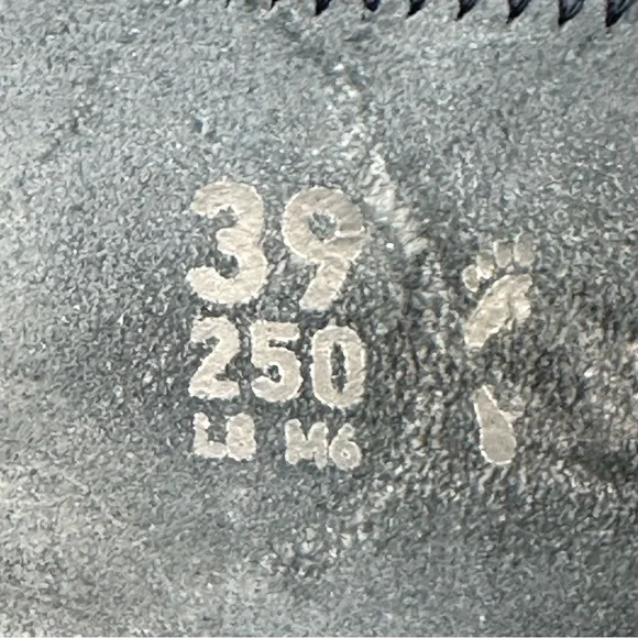 Birkenstock Buckley Clog Sandals. Size 8 - Picture 7 of 9